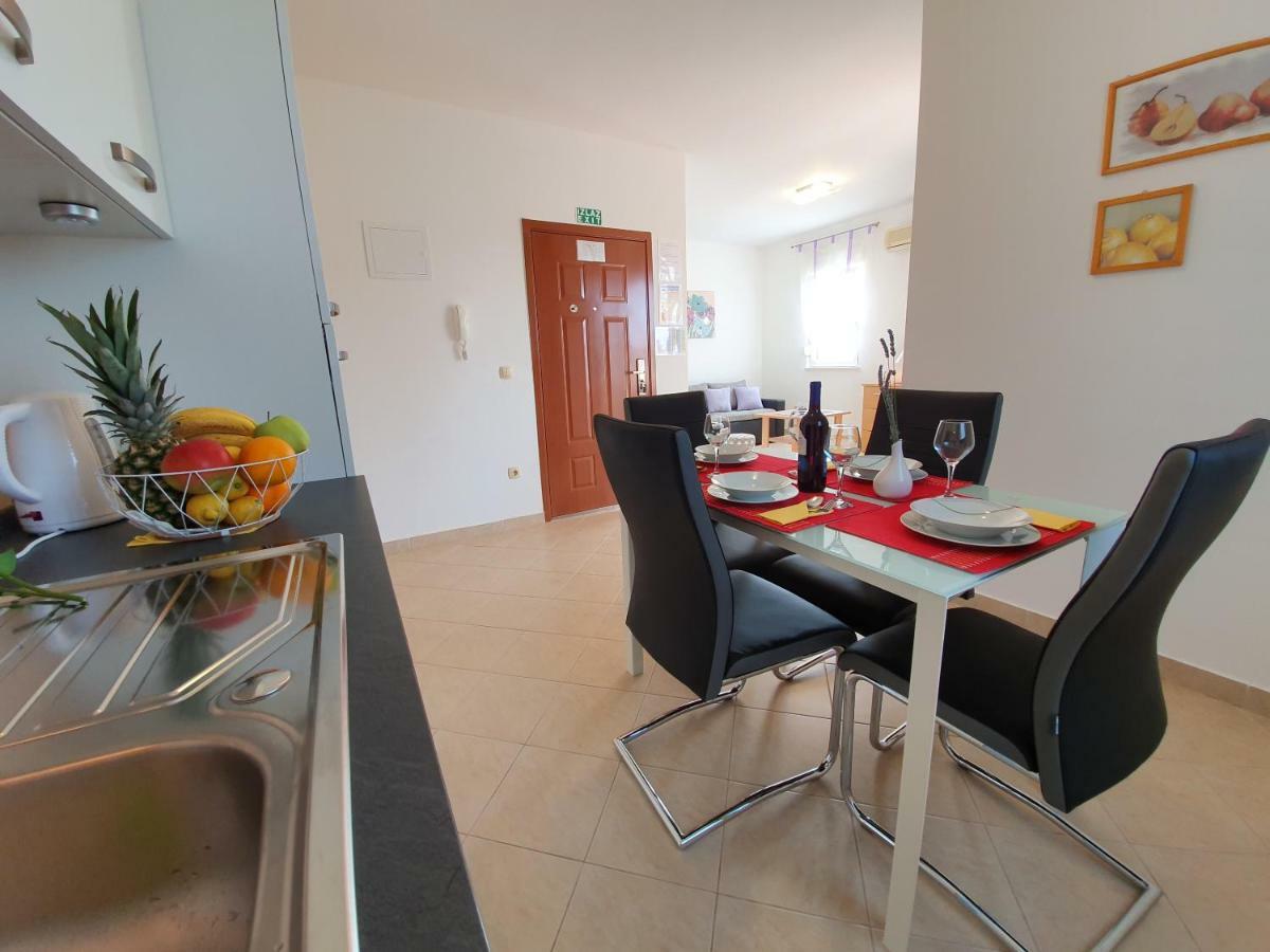 Apartment Tihana Trogir Bagian luar foto