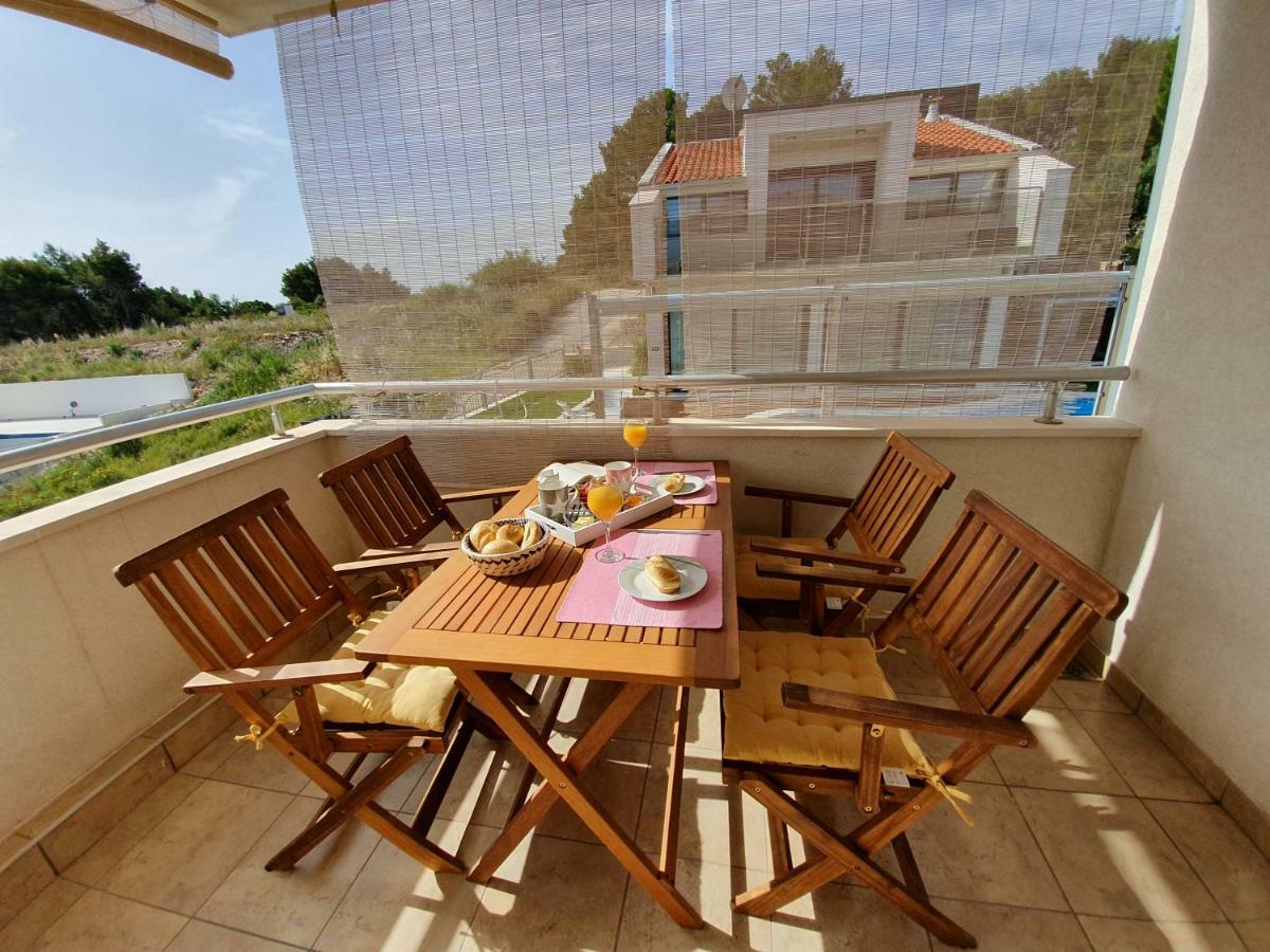 Apartment Tihana Trogir Bagian luar foto