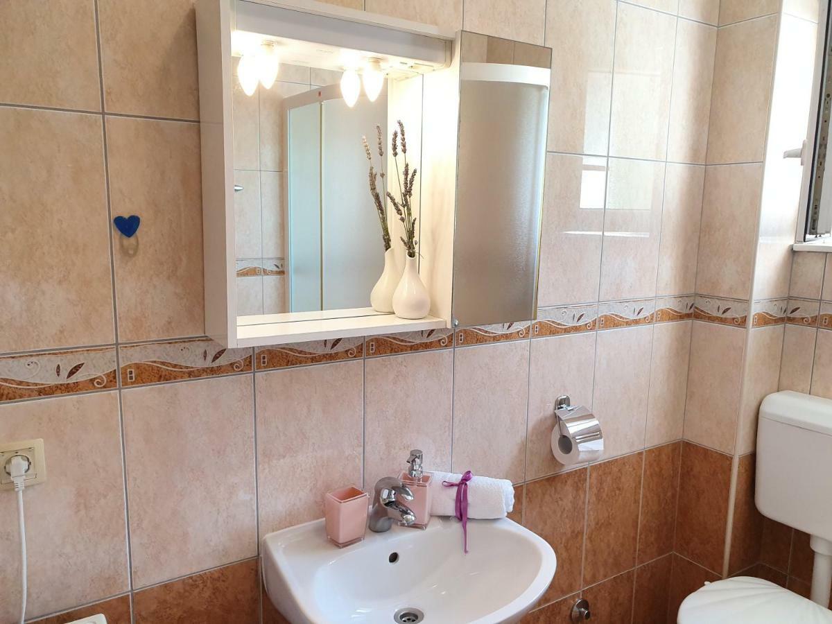 Apartment Tihana Trogir Bagian luar foto
