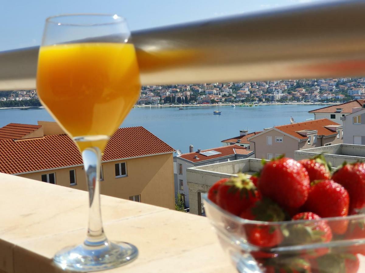 Apartment Tihana Trogir Bagian luar foto