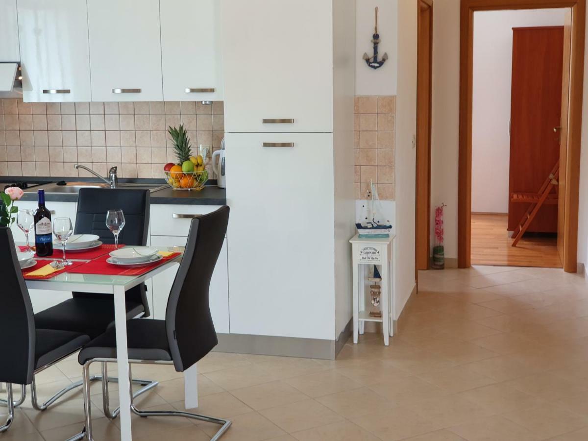 Apartment Tihana Trogir Bagian luar foto